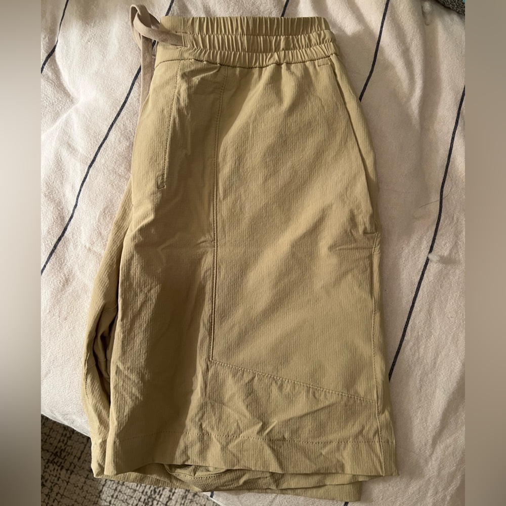 NWOT - Lululemon Bowline Shorts